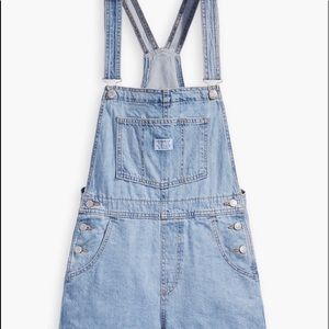 Vintage Levi’s shorts overalls